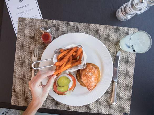 Crystal Cruises Trident Grill 7.jpg